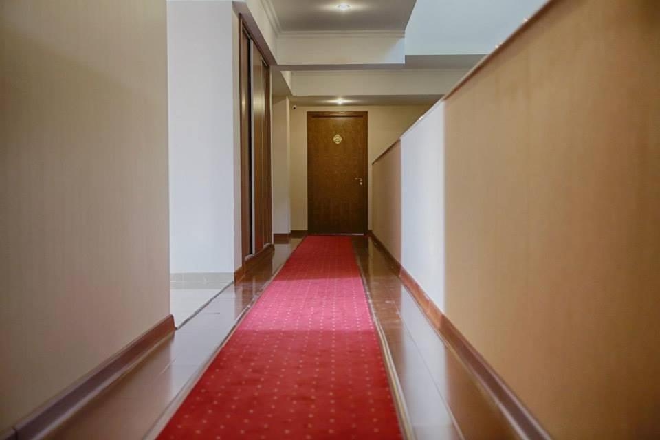 Готель Bagrati 1003 Кутаїсі Екстер'єр фото